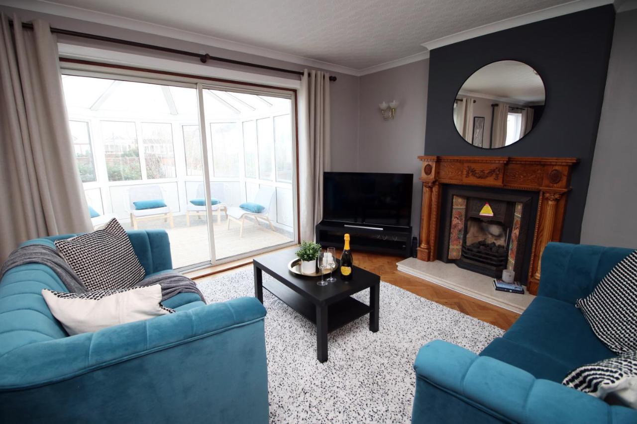 Becky'S Bungalow By Ty Sa -Spacious 4 Bed Bungalow Cardiff Exterior photo